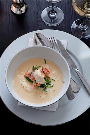 simsearch:659-08939995,k - Seafood soup with crayfish cream Foto de stock - Royalty Free Premium, Número: 659-08896699