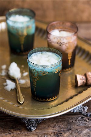 simsearch:659-08896978,k - Sgroppino (an Italian cocktail with lemon ice cream, prosecco and vodka) Foto de stock - Sin royalties Premium, Código: 659-08896738