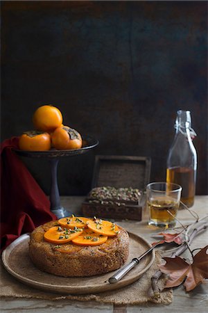 sharon - Persimmon Maple Upside Down Cake Stock Photo - Premium Royalty-Free, Code: 659-08896857