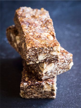 Homemade healthy protein granola bars with cashew nuts and cashew nut butter Stock Photo - Premium Royalty-Free, Code: 659-08896870