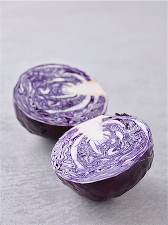 simsearch:659-01843703,k - Half of a red cabbage Stock Photo - Premium Royalty-Free, Code: 659-08896915