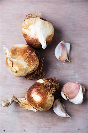 smoked - Smoked garlic Stock Photo - Premium Royalty-Free, Code: 659-08897016