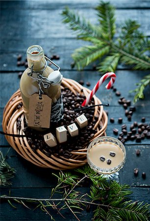 Coffee liqueur with vanilla Stock Photo - Premium Royalty-Free, Code: 659-08897045