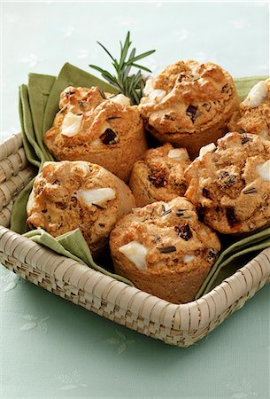 Goat s cheese and sun dried tomato muffins Foto de stock - Sin royalties Premium, Código: 659-08897066