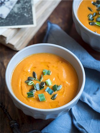 Cream of pumpkin soup Photographie de stock - Premium Libres de Droits, Code: 659-08897156