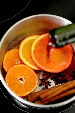 simsearch:659-06151471,k - Mulled wine Stock Photo - Premium Royalty-Free, Code: 659-08897186