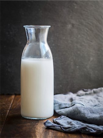 Homemade raw cashew nut milk in a bottle Stock Photo - Premium Royalty-Free, Code: 659-08897315