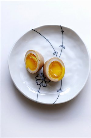 simsearch:659-07739326,k - A soft-boiled egg on a plate (Japan) Stockbilder - Premium RF Lizenzfrei, Bildnummer: 659-08904088