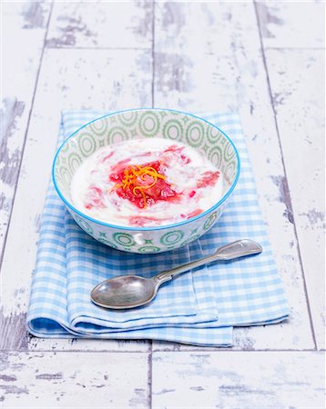 simsearch:659-08904199,k - Yoghurt with rhubarb compote Stock Photo - Premium Royalty-Free, Code: 659-08904109