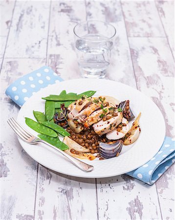 sugar pod dish - Chicken breast with a lentil medley and chilli Stock Photo - Premium Royalty-Free, Code: 659-08904115