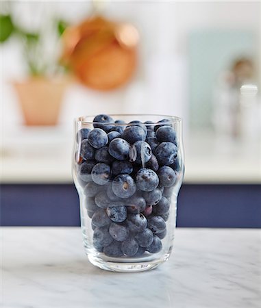 simsearch:659-07739646,k - A glass of fresh blueberries Foto de stock - Sin royalties Premium, Código: 659-08904336