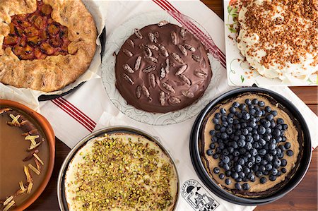 soft fruit dish - A selection of various cakes Stock Photo - Premium Royalty-Free, Code: 659-08904378
