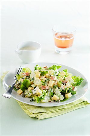 simsearch:659-08903655,k - Potato and cheese salad with pears and herbs Photographie de stock - Premium Libres de Droits, Code: 659-08904631