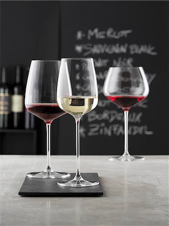 drink coaster - Glasses of wine in a wine bar Stock Photo - Premium Royalty-Free, Code: 659-08905001