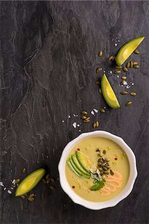 simsearch:659-07959914,k - Chilled avocado soup with pumpkin seeds (seen from above) Stock Photo - Premium Royalty-Free, Code: 659-08905124