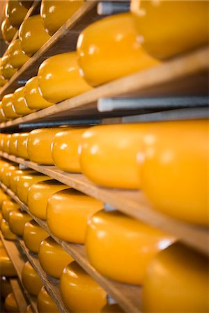 simsearch:659-06188460,k - Cheeses on shelves Stock Photo - Premium Royalty-Free, Code: 659-08905302