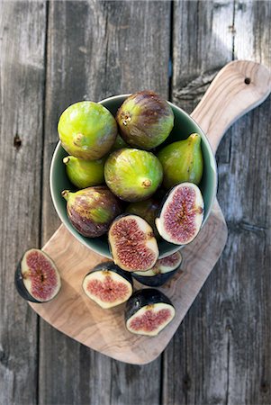 simsearch:659-06671100,k - Fresh figs in a bowl Foto de stock - Sin royalties Premium, Código: 659-08905381