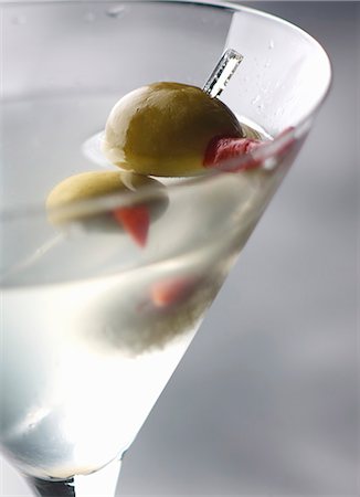 simsearch:614-00397185,k - A Dirty Martini cocktail (detail) Stock Photo - Premium Royalty-Free, Code: 659-08905417