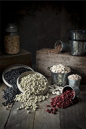 Assorted types of beans in containers Stock Photo - Premium Royalty-Free, Code: 659-08905436