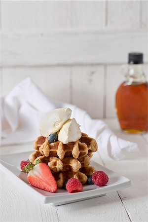 simsearch:659-07028880,k - Waffles with mascarpone, berries and maple syrup Stock Photo - Premium Royalty-Free, Code: 659-08905446