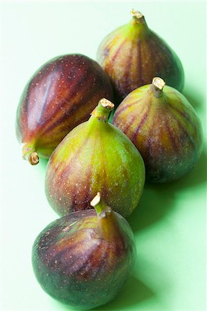 simsearch:659-06184387,k - Five fresh organic figs Foto de stock - Sin royalties Premium, Código: 659-08905623