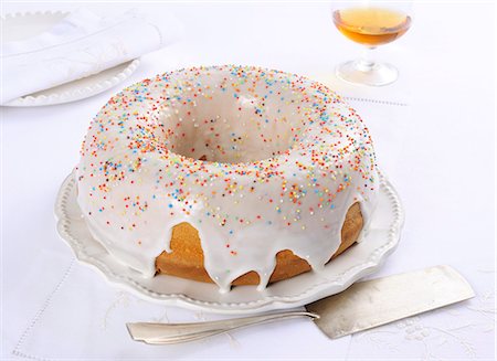 simsearch:659-07739521,k - Ciambellone di Pasqua (Italian Easter cake) Stockbilder - Premium RF Lizenzfrei, Bildnummer: 659-08905648