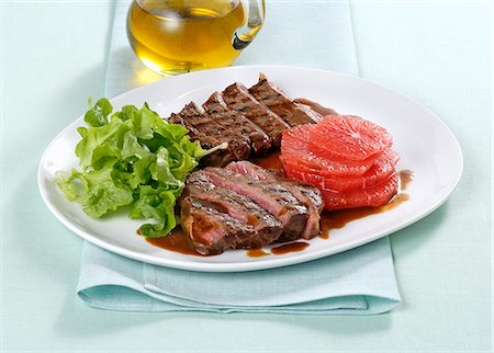 simsearch:659-06185843,k - Grilled entrecôte with grapefruit Stock Photo - Premium Royalty-Free, Code: 659-08905653