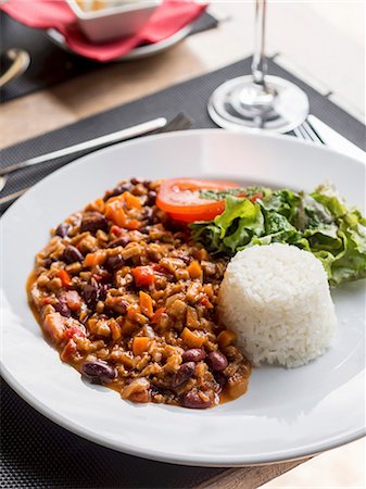 rice with stew - Vegan chili with seitan Stock Photo - Premium Royalty-Free, Code: 659-08905704