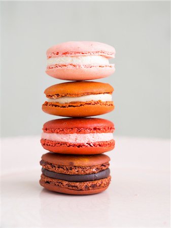 simsearch:659-06902355,k - Pile of macaroons Stockbilder - Premium RF Lizenzfrei, Bildnummer: 659-08905701