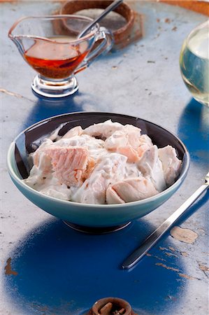 simsearch:659-07959202,k - Roast salmon in a creamy dill sauce Stock Photo - Premium Royalty-Free, Code: 659-08905845