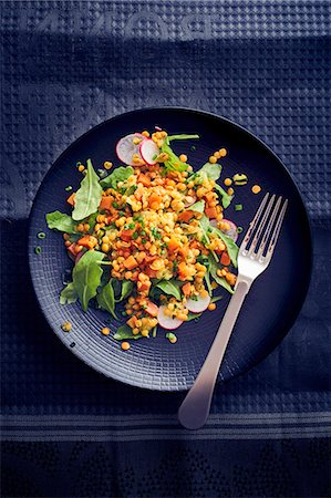 simsearch:659-08147698,k - Red lentil salad with radish (seen from above) Foto de stock - Sin royalties Premium, Código: 659-08905889