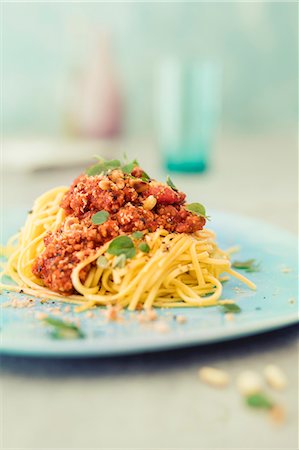 pastel dish - Spaghetti with tofu bolognese Stock Photo - Premium Royalty-Free, Code: 659-08905996