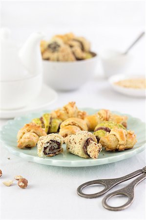 simsearch:659-07068899,k - Rugelach (Jewish pastries) Photographie de stock - Premium Libres de Droits, Code: 659-08906007