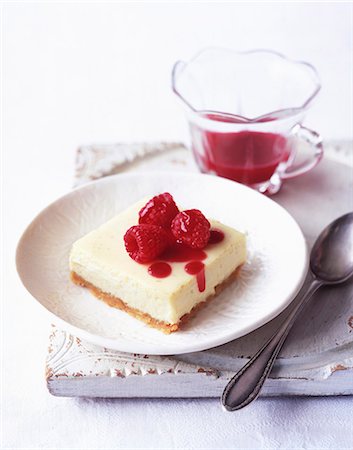 simsearch:659-06154595,k - A slice of cheesecake with raspberries Stock Photo - Premium Royalty-Free, Code: 659-08906256