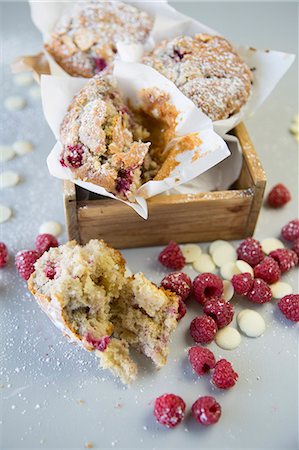 Gluten-free raspberry muffins with white chocolate chips Stock Photo - Premium Royalty-Free, Code: 659-08906636