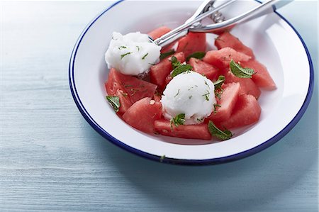 sorbetto - Watermelon with lime sorbet and mint Stock Photo - Premium Royalty-Free, Code: 659-08906692