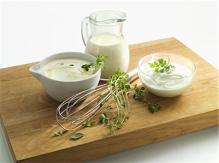 simsearch:659-07959401,k - Cream, crème fraîche and sour cream Stock Photo - Premium Royalty-Free, Code: 659-08902435