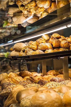 simsearch:659-07738976,k - Various types of bread on shelves in a sales cabinet in the bakery Stock Photo - Premium Royalty-Free, Code: 659-08902441