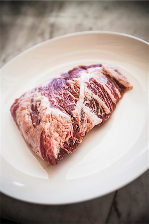 A side of raw beef Photographie de stock - Premium Libres de Droits, Code: 659-08902462