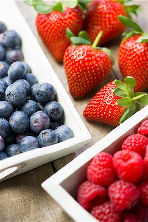 simsearch:659-07739646,k - Fresh summer berries Foto de stock - Sin royalties Premium, Código: 659-08902615