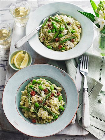 riz blanc - Spring risotto with green asparagus and peas Foto de stock - Sin royalties Premium, Código: 659-08903015