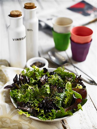 A green salad made from various lettuce leaves Stock Photo - Premium Royalty-Free, Code: 659-08903019