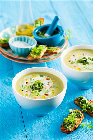 simsearch:659-08903278,k - Courgette soup with chervil pesto Stock Photo - Premium Royalty-Free, Code: 659-08903280