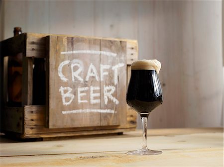 simsearch:659-06901421,k - A glass of IPA (Indian Pale Ale) craft beer Stockbilder - Premium RF Lizenzfrei, Bildnummer: 659-08903414