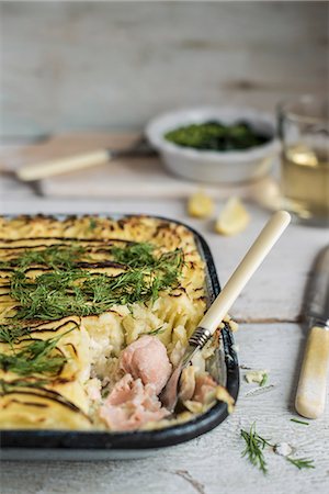 simsearch:659-08903655,k - Fish pie with dill Foto de stock - Sin royalties Premium, Código: 659-08903669