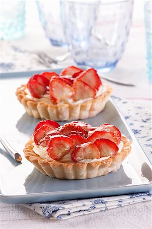 strawberry tartlet - Individual Strawberry Tart Stock Photo - Premium Royalty-Free, Code: 659-08903719