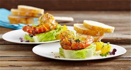 simsearch:659-08903655,k - Cos lettuce with prawns Photographie de stock - Premium Libres de Droits, Code: 659-08903797