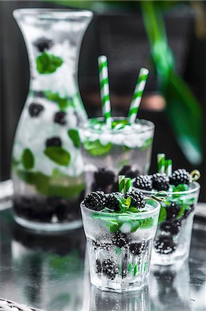 simsearch:659-08940326,k - Water with blackberries, ice cubes and mint Stock Photo - Premium Royalty-Free, Code: 659-08939954