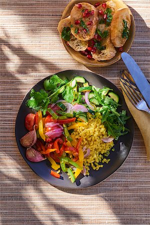 summer salad birds eye view - Bulgur salad with peppers, onions and garlic Stock Photo - Premium Royalty-Free, Code: 659-08940169