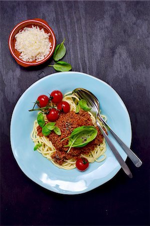 queso rallado - Spaghettis à la bolognaise Foto de stock - Sin royalties Premium, Código: 659-08940485